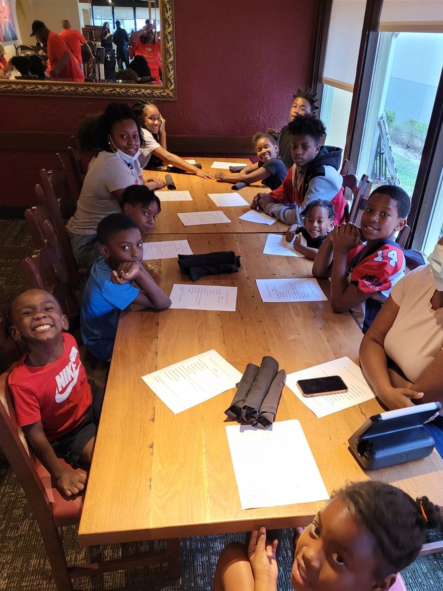 Christmas Shopping 2022 - Dinner at Olive Garden