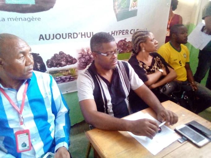 Duval Ebale, promoteur de l'enseigne HYPER CLEAN SICCA SARL