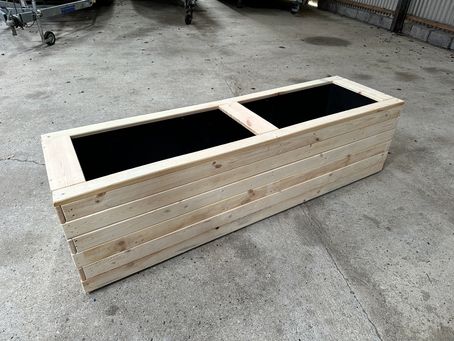 Plantekasser u/lamelhegn