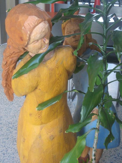 Pennistä,
mänty,maali, 2000