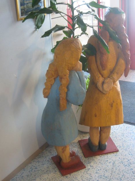 Pennistä,
mänty,maali, 2000