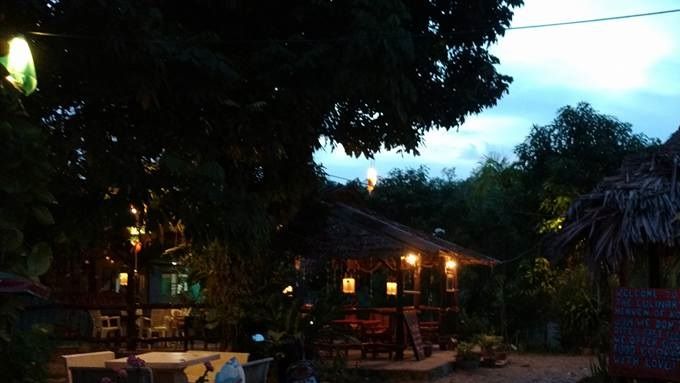 Rim Tang Restaurant & Cooking School at the night time