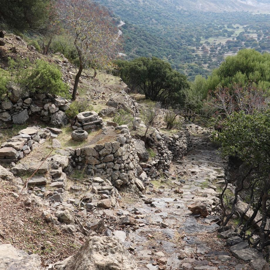 2.11.2021 Nisyros, Emborios. GPS 36.6022478N, 27.1771256E