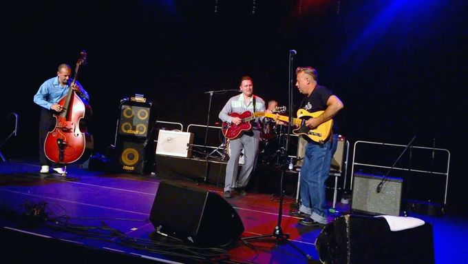 Brittiyhtye Darrel Higham & The Enforcers tänään Kemin Ankkurissa.