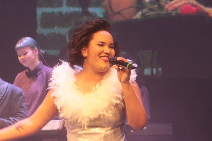 Jenny Mulenga oli yksi konsertin pääsolisteista esittäen kolme soolonumeroa.