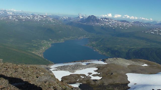 Utsikt fra Skavneskollen mot Spanstind sommeren 2020