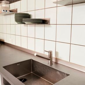 Vask integreret i bordplade