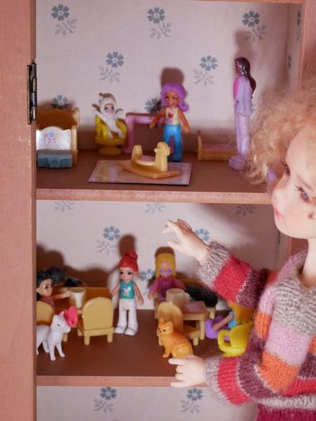 Dolly rooms.
