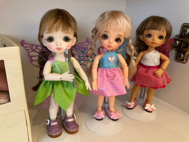 Little sparkly fairies.