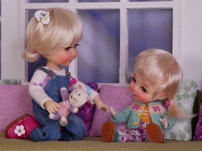 Sophie makes Bonnie feel welcome