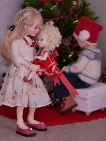"Let´s find our presents"