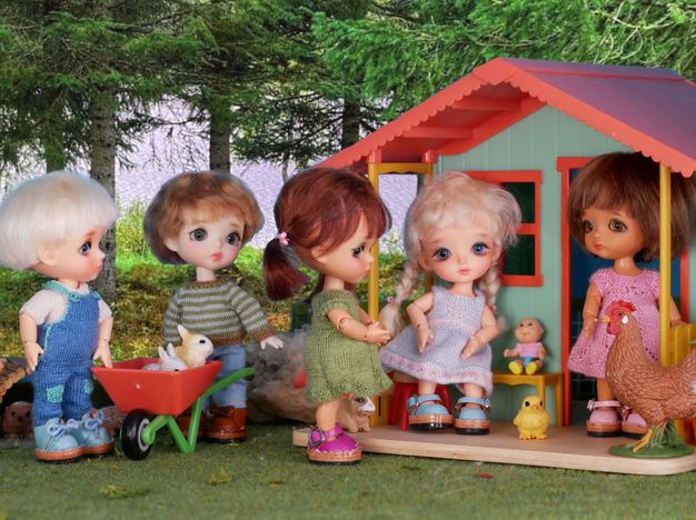 Play house fun.