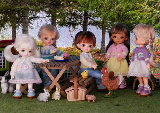Picnic by the lake.