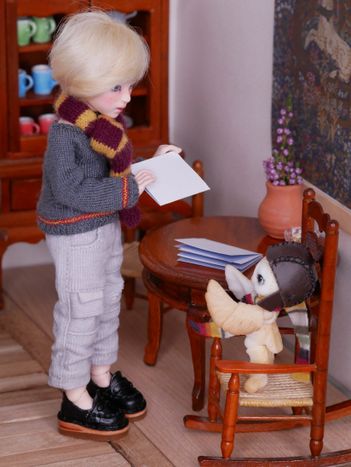 "So I´ll just put the papers here then?"