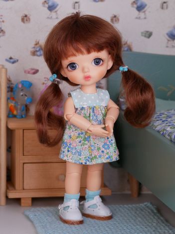 Charlotte in her new dress