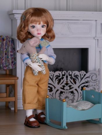 Peony putting her mouse baby to bed.