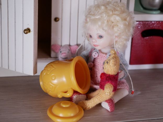 "I know you like honey Pooh"
