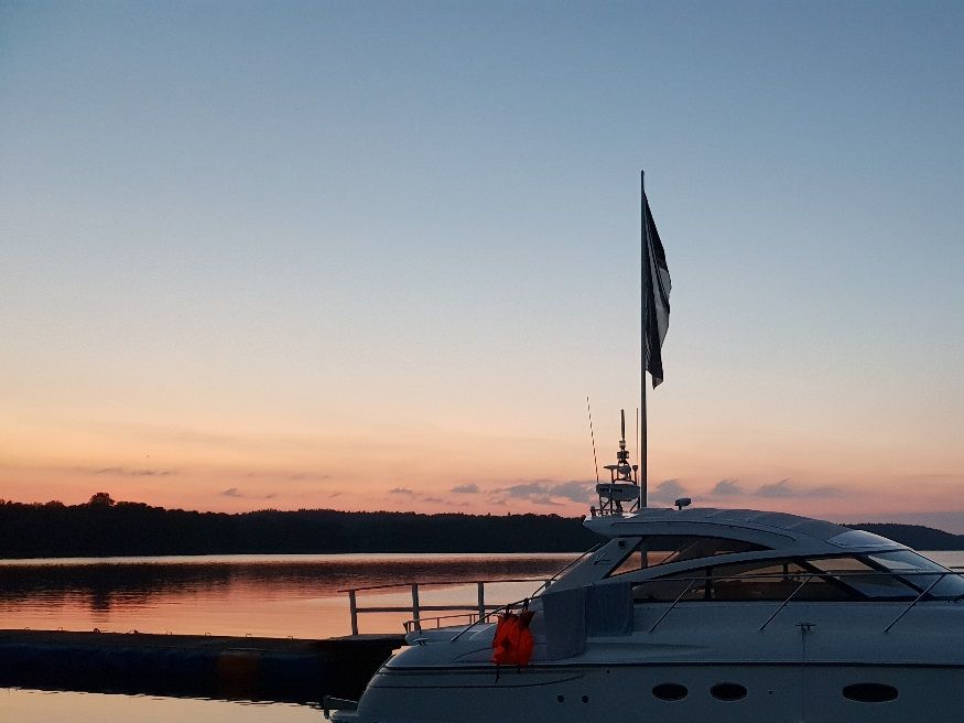 Förra helgen spenderades i Stäkets Marina med jobb på en Princess V48 - utsikten kunde inte vara bättre!