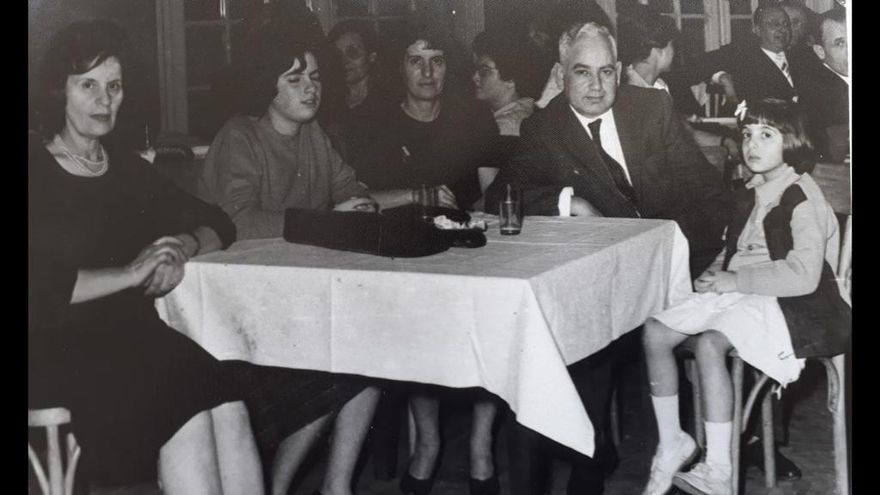 Teyzem Suzan, Venezya, annem, babam ve ben - 1962