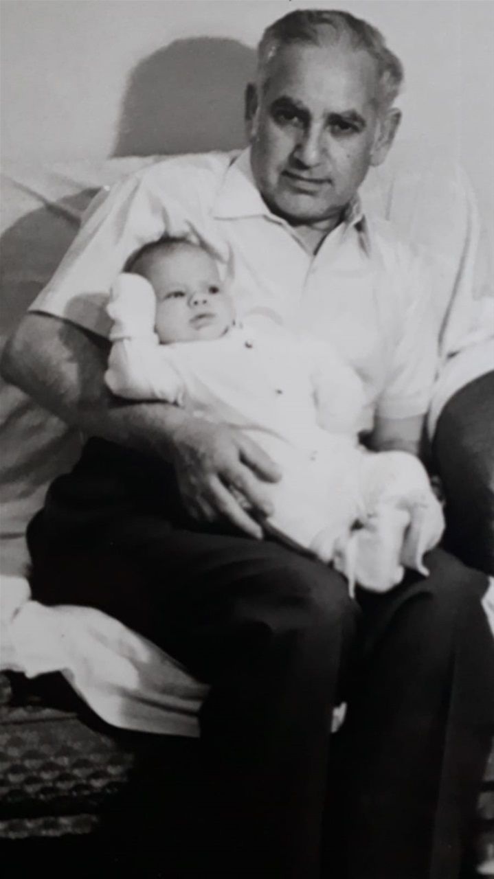 Babam ve Ari