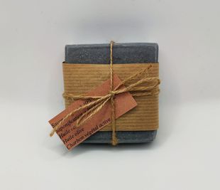 Savon au charbon activé