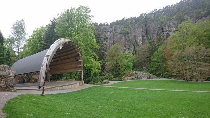 Ravnedalen friluftsscene i Kristiansand (byens vakre park- og  konsert-arena) Tur her anbefales!
