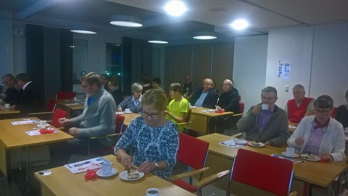 Toimintaan tutustuttiin Porin Lääkäritalon tarjoamia antimia nauttien 