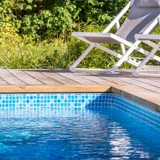 Poolbyggnationer