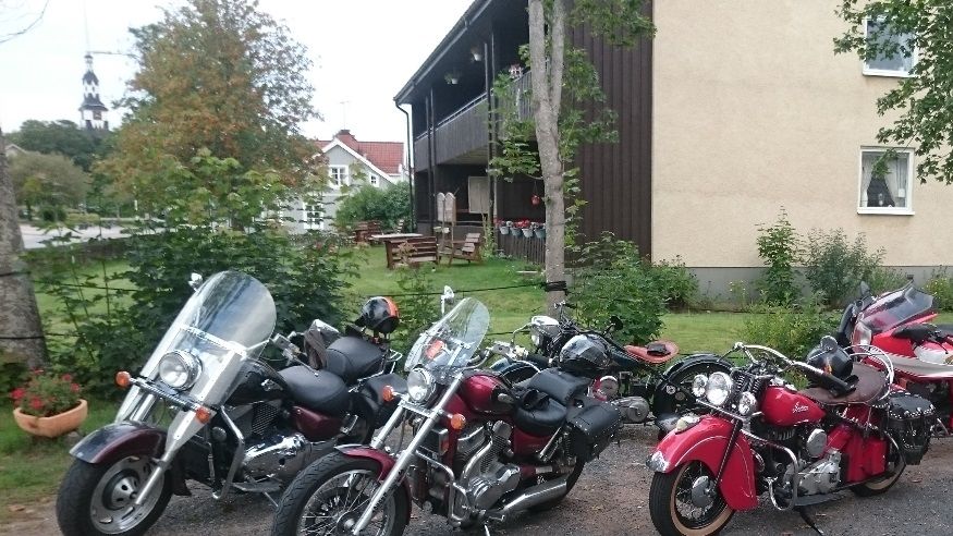 Ändå finare motorcyklar, modernare hojar ramar in två guldklimpar, fina Indians