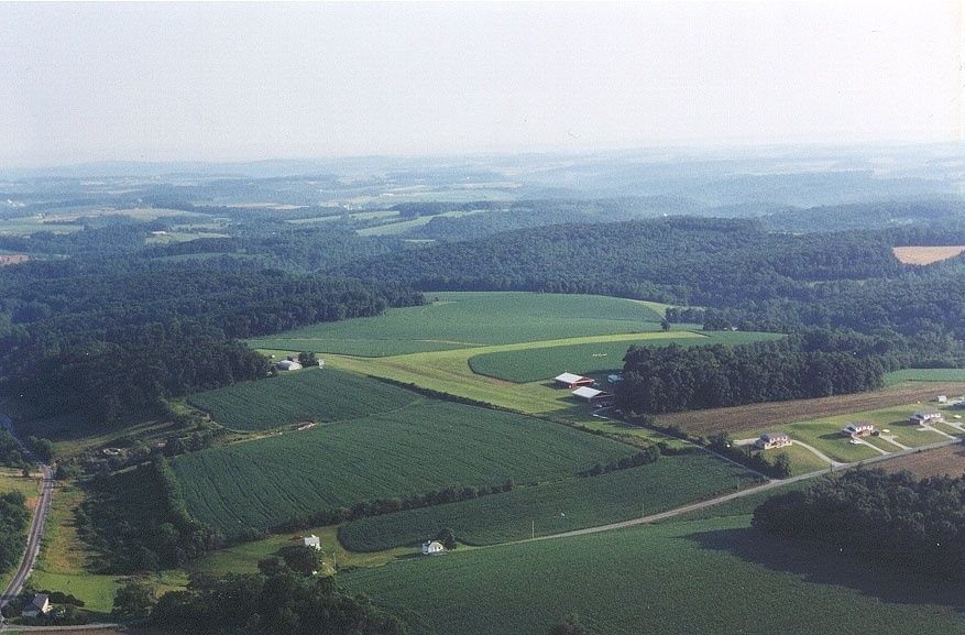 Our small public airfield is located in southern York County Pennsylvania and is dedicated to ultralight and light sport aircraft enthusiasts.       For info call 717-235-6724 or email shoestringair@aol.com.   This public airport is privately owned and uses no state or federal funding.