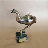 One-legged pot-bird