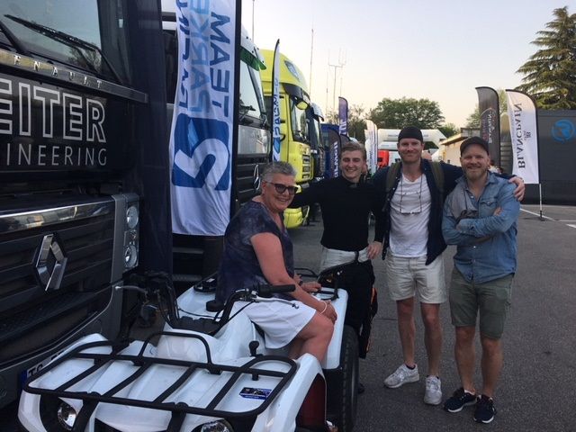Faste støttespillere med på Monza, Lone Siljehaug, Mads, Frode Siljehaug og David Bogen.