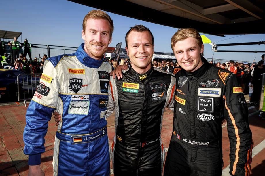 Reiter Young Stars bil #24. Lennard Marioneck, Patrick Niederhauser og Mads Siljehaug