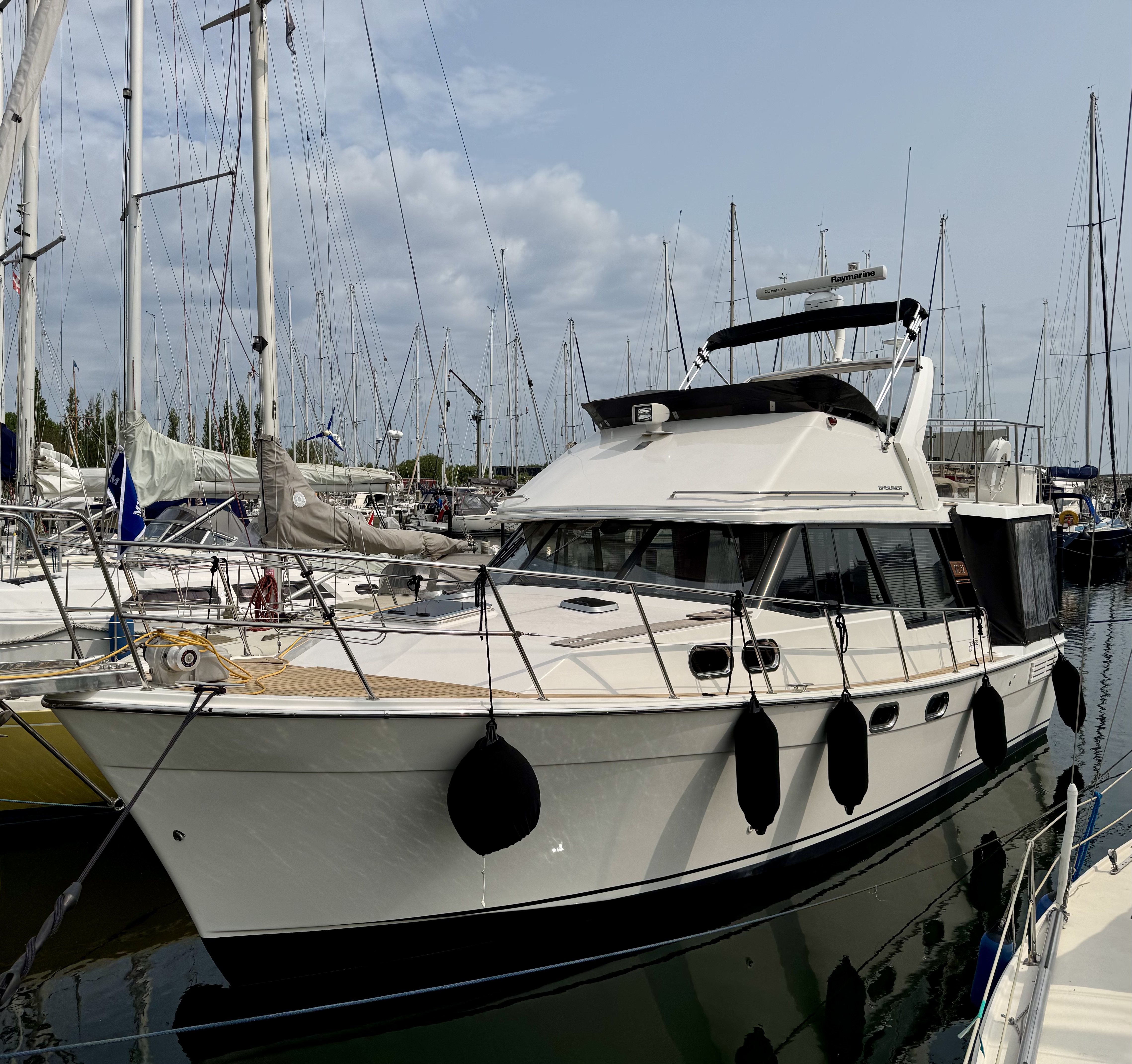 1. Azura III: American bones -  Scandinavian flair