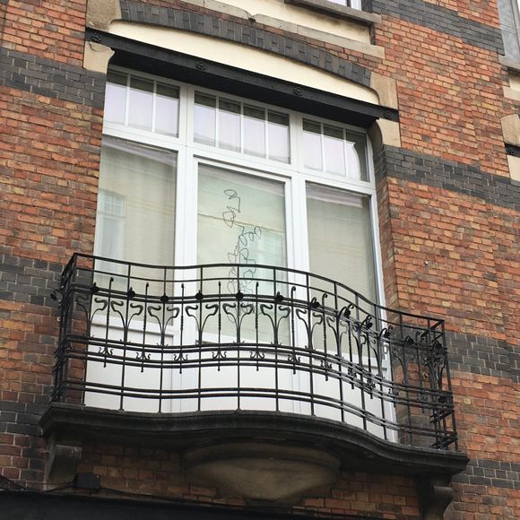 Verhoogde balustrade met respect voor het origineel