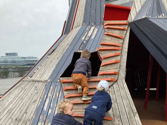 Tur til Dokk1 hvor vi skulle se teater.