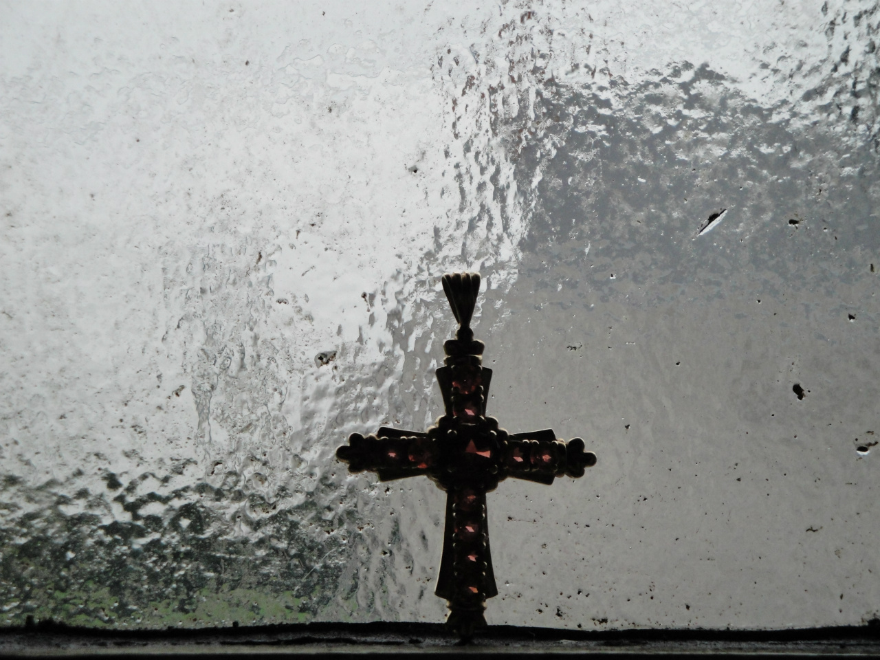 Par les quatre horizons qui crucifient le monde...