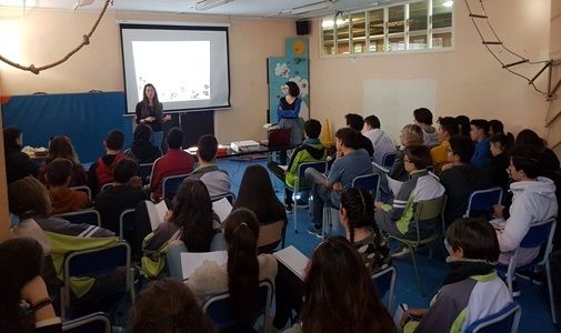 Dras. Ana de Santiago y Belén González en el Colegio BrotMadrid