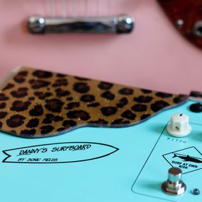 Danny's-Custom-Surfboard-Pedalboard-Sonic-Fields-7