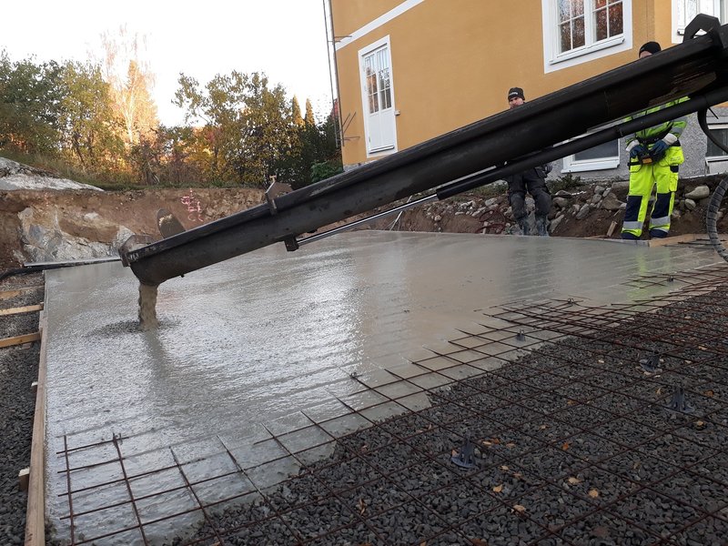 Gjuta poolplatta Gjuta poolplatta