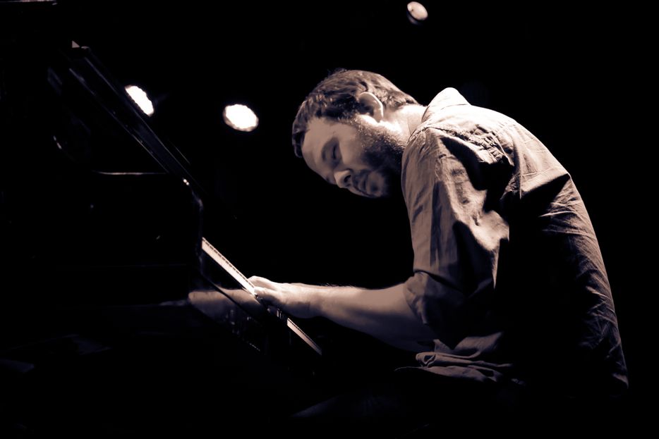 Manesis6