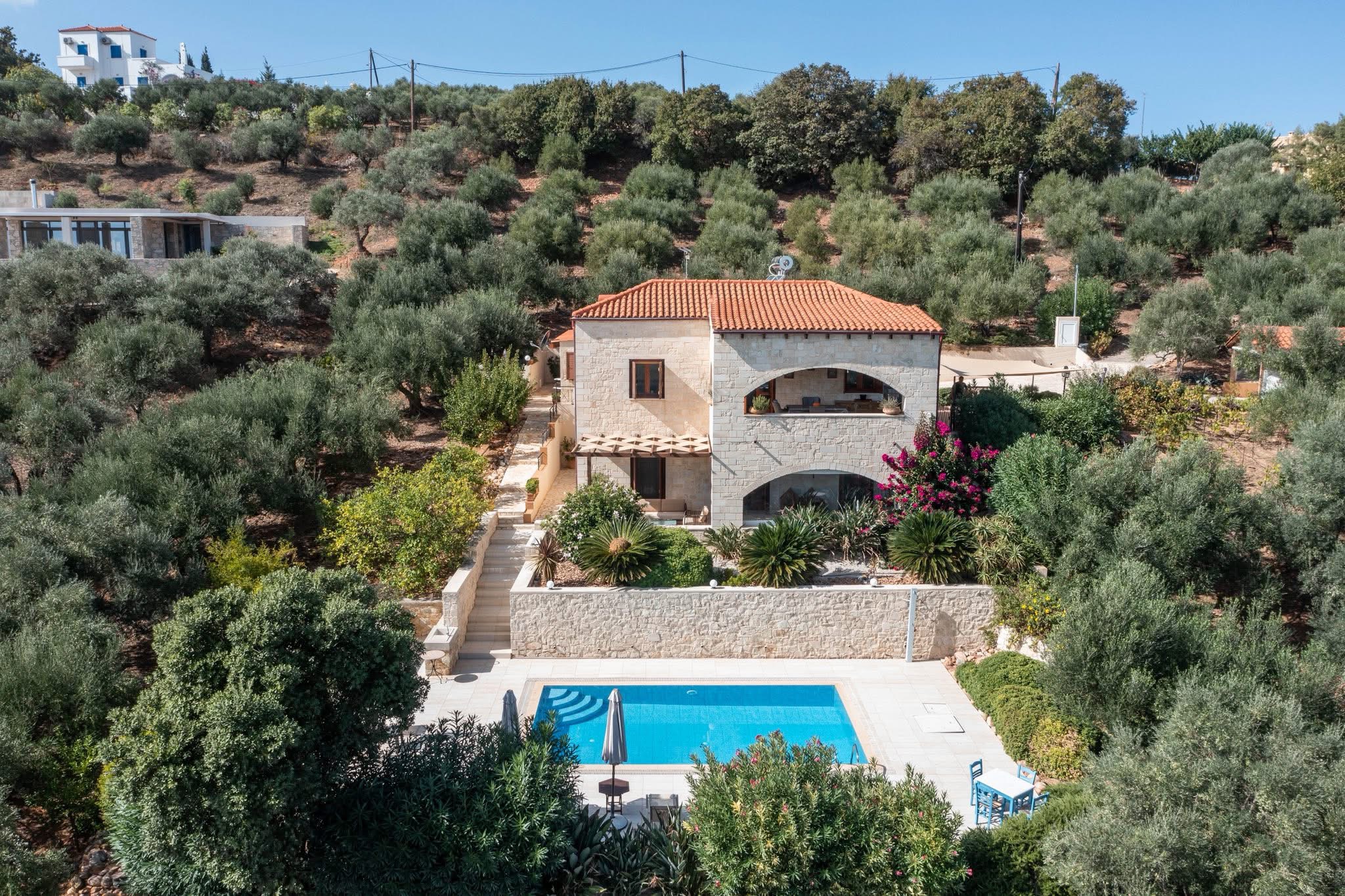 Luxury-stone-villa (3)