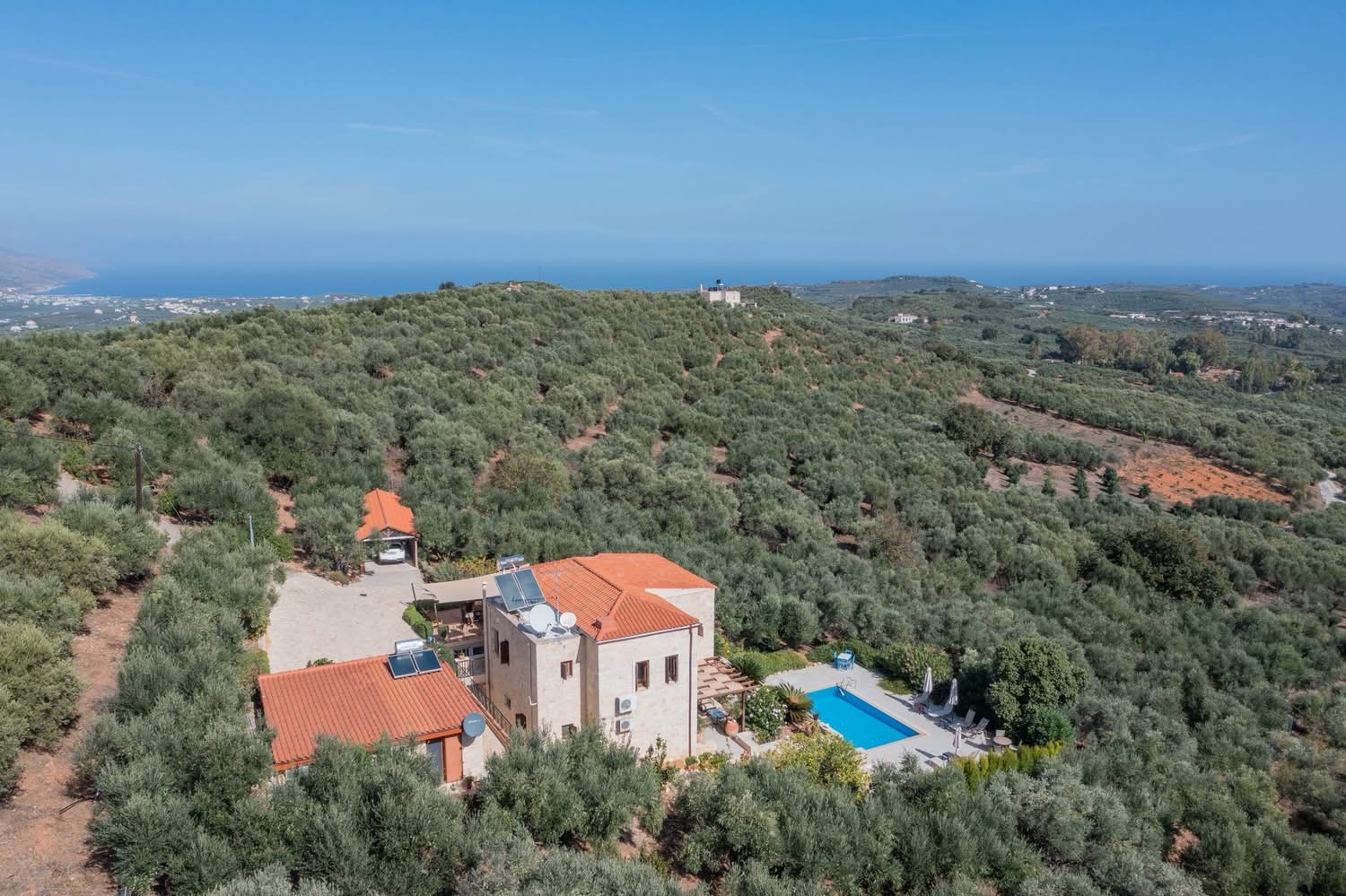 Luxury-stone-villa (4)
