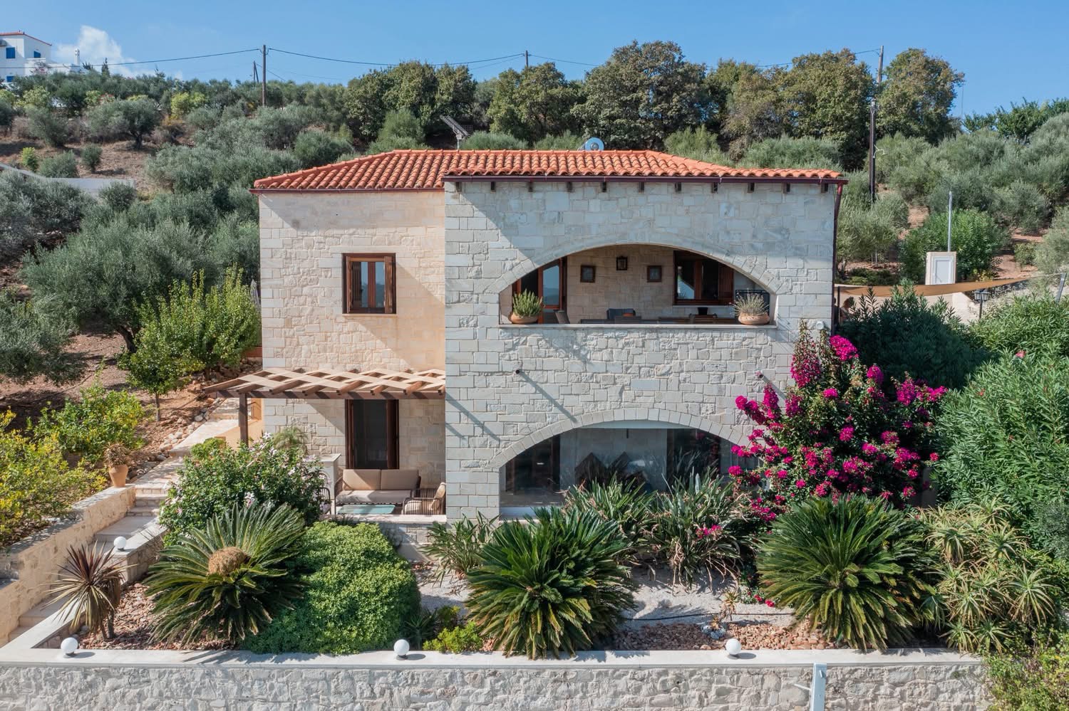 Luxury-stone-villa (5)