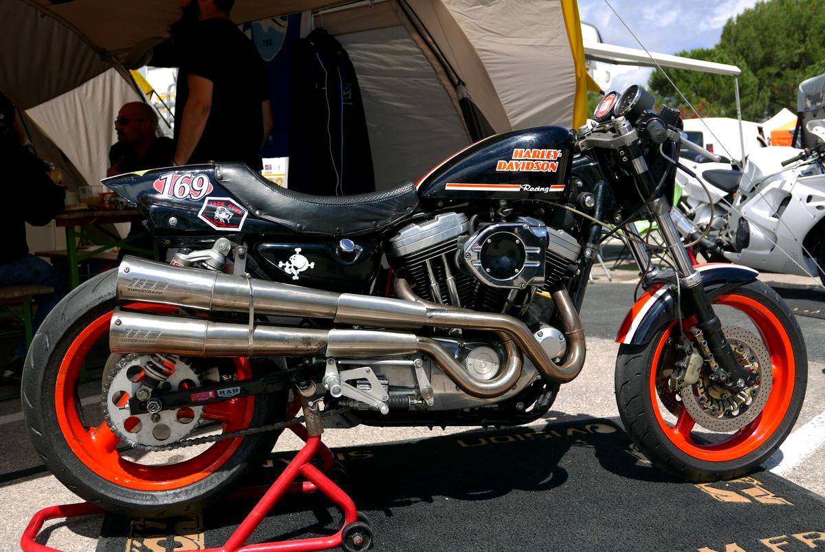 883 Cup Racer