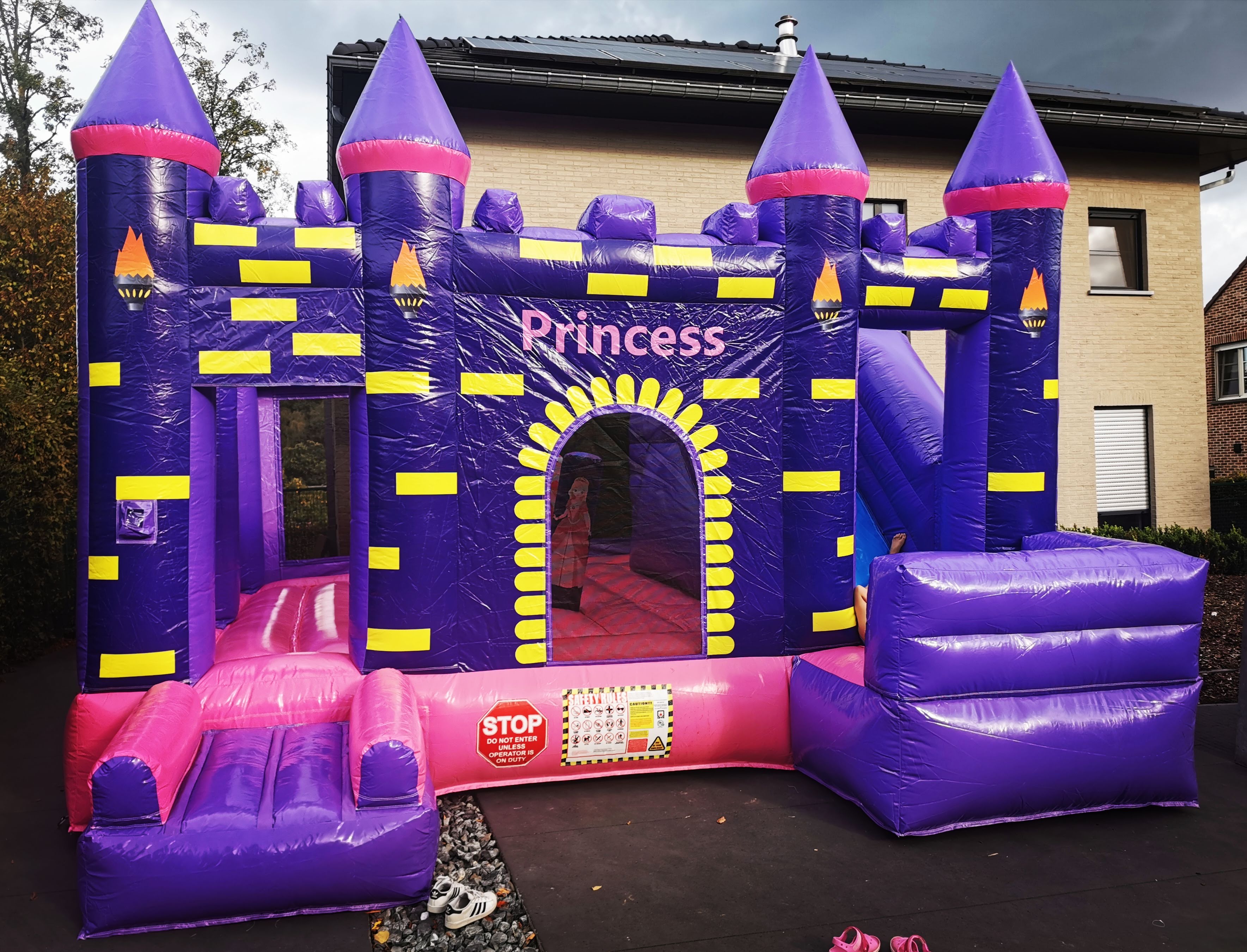 springkasteel Paarse Burcht