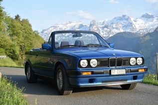 Oldtimer mieten Spritzfahrt BMW 318i E30 04