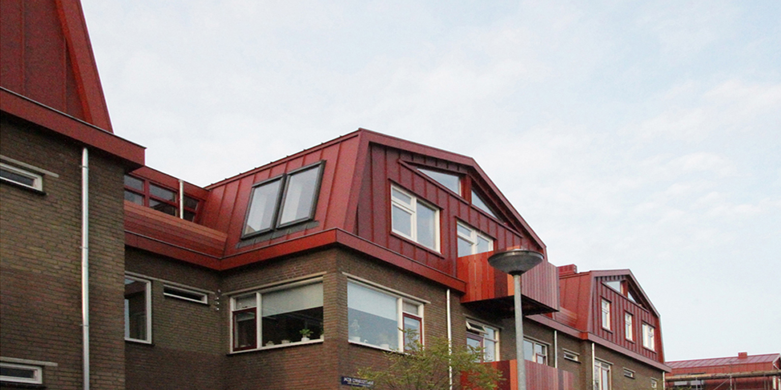 SOCIALE WONINGEN OP DAKEN OOSTZAAN - SOCIAL DWELLINGS OOSTZAAN