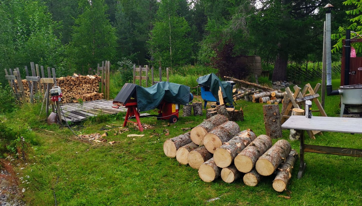 nu är vedklabbarna uppe
