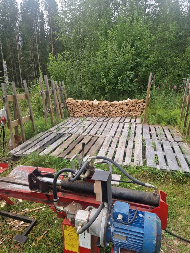 Här saknas det ved